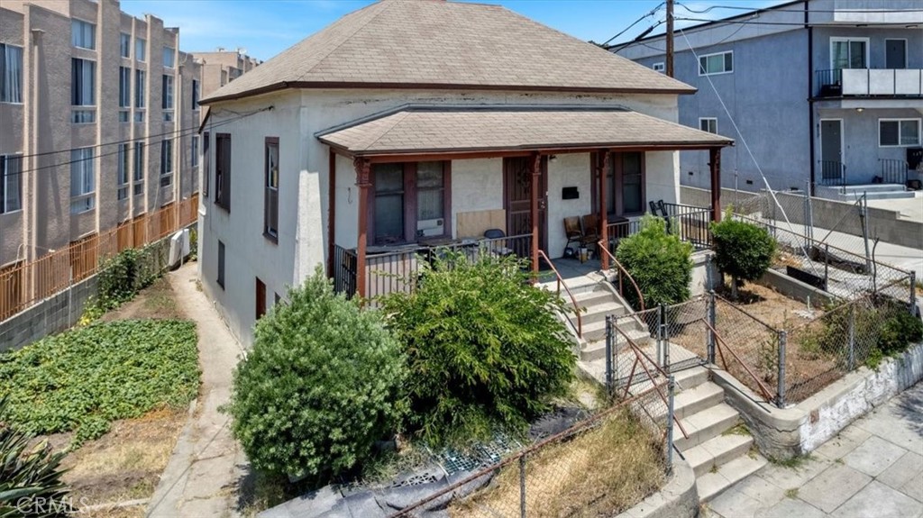 Investor's delight. A rare piece of property with endless opportunities zoned R4 (MULTI-UNIT) with a lot size of over 9000 sq ft. Current rented to tenant for $1,000 a month. Chinatown has turned into a vibrant community and growing with new dining establishments, high rise upscale rental units close to downtown Los Angeles. Recent developments in the area have attracted younger and wealthy professionals as tenants. Close to 110 and 101 Fwys and easy access to public transportation, Olvera St and Union Station. Nestled between multi-family units. Developer's dream.