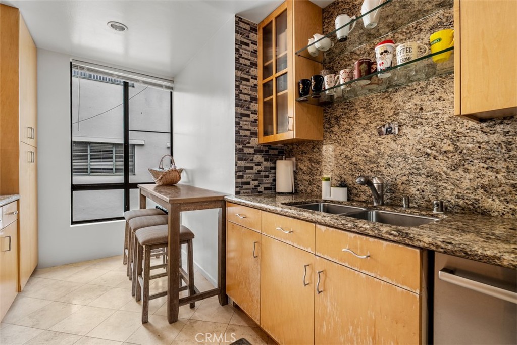 The condo is located near shopping centers, medical hospitals, and schools. It features three bedrooms and two bathrooms, including a master suite. The unit includes a kitchen and washer and dryer hook-up. It has wood flooring, a patio area, and a scenic view.
Included utilities: water, trash, and gas.