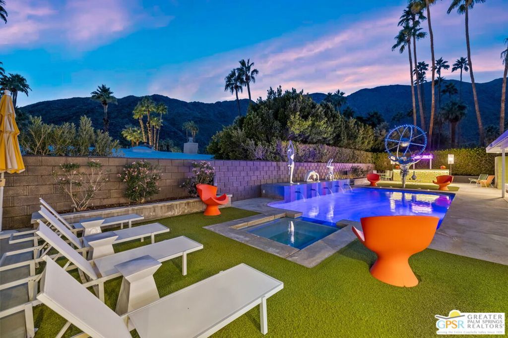 Photo of 611 W Leisure Way, Palm Springs, CA 92262 (MLS # 25628979PS)