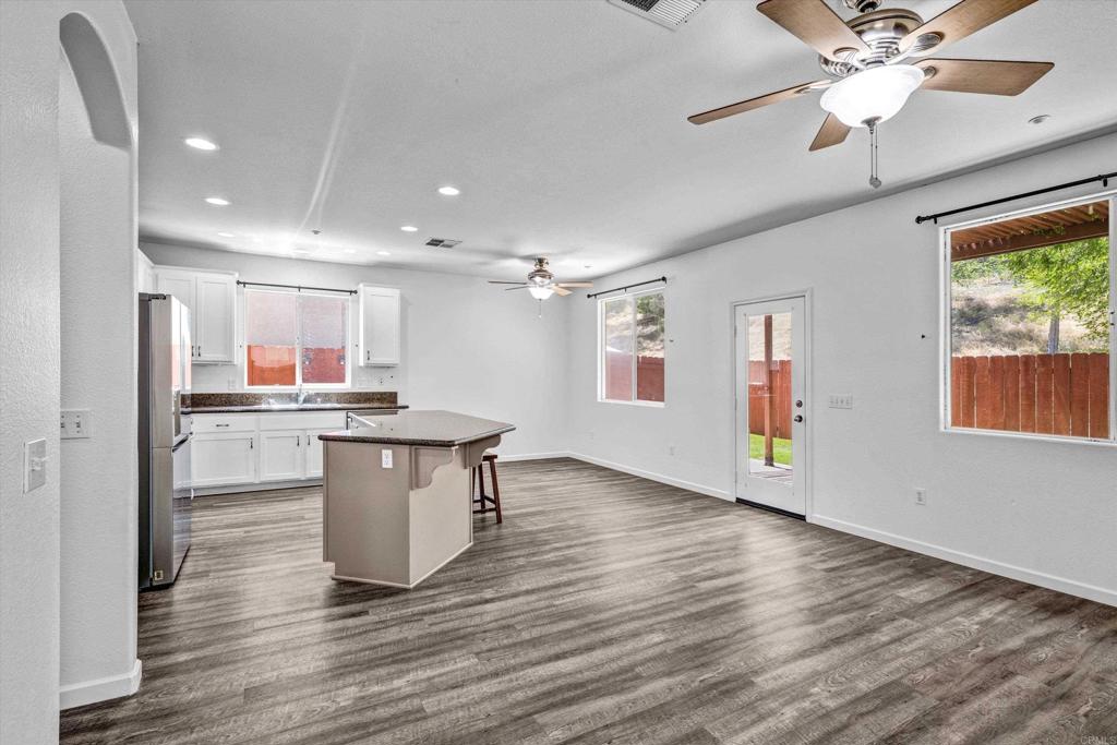 8772 Glen Vista Way