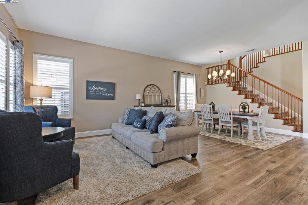 THE LAKES - Residential