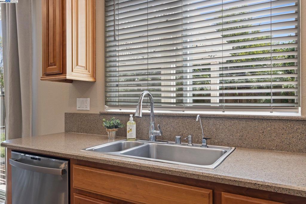 THE LAKES - Residential