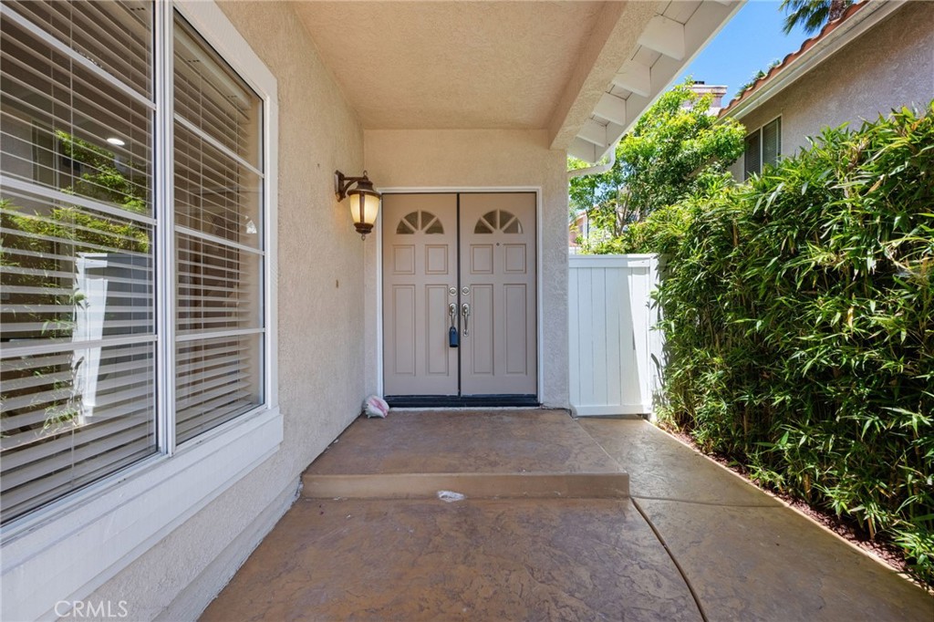 5 Vistamar Drive