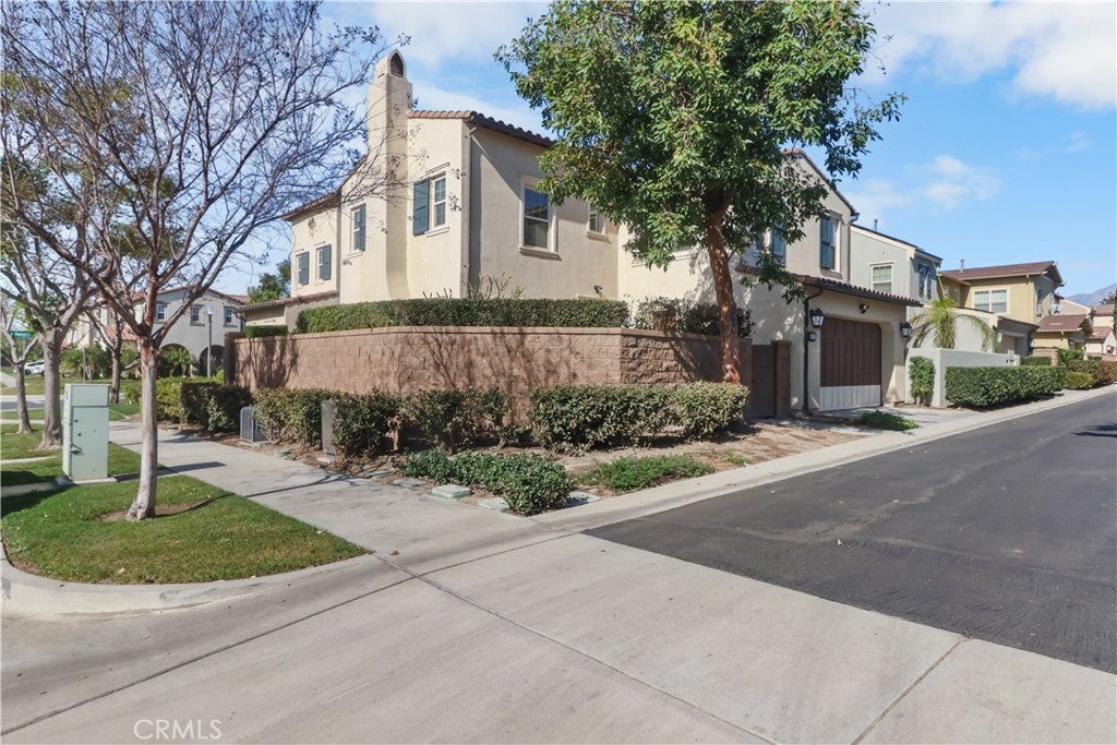 3057 S HAMPTON WAY Way