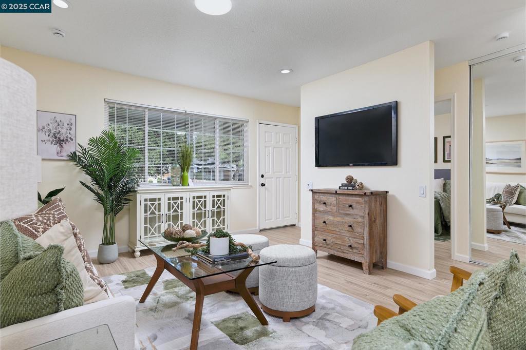 SPRINGTOWN - Residential