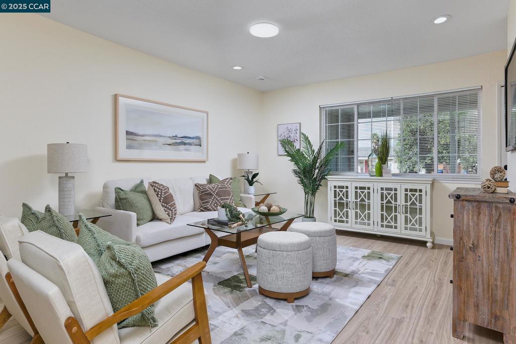 SPRINGTOWN - Residential