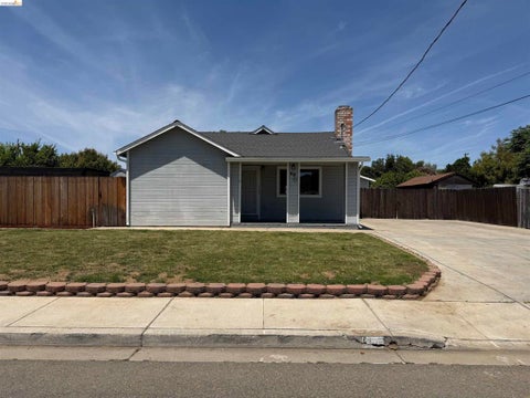 Photo of 40 Malicoat Ave AVE, Oakley, CA 94561 (MLS # 41137126)