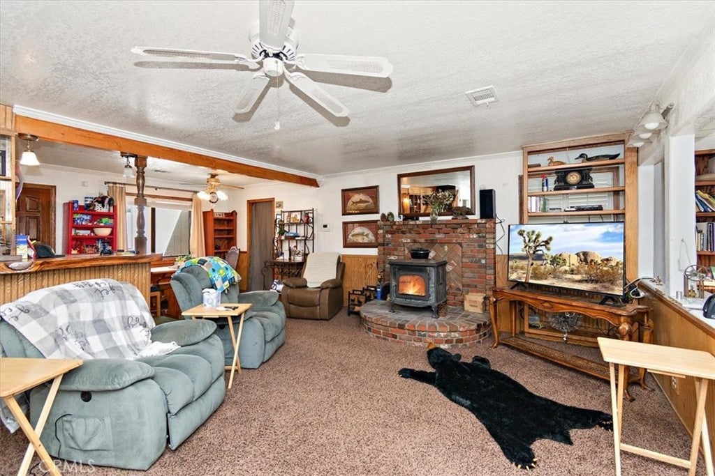 332 W Meadow