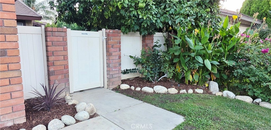 23512 Lampara Drive