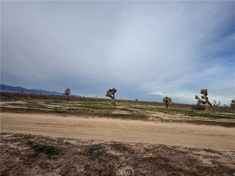 Photo of 14650 Manada, Phelan, CA 92371 (MLS # HD26176647)