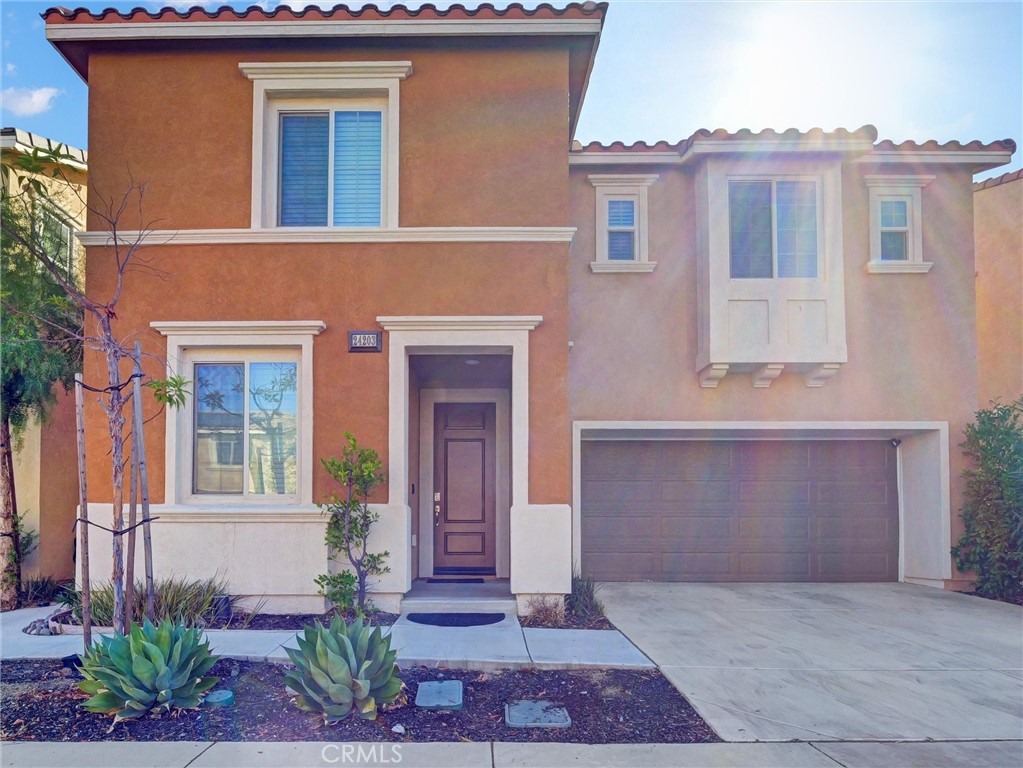 Welcome to this beautiful 4-bedroom, 2.75-bathroom condominium offering 2,064 sq. ft. of comfortable living in a highly desirable canyon community. The home features a bright living room and a versatile loft, perfect as a family room, home office, or play space. One bedroom and a three-quarter bath are conveniently located downstairs—ideal for guests or multi-generational living.
The community provides resort-style amenities including a sparkling swimming pool, relaxing hot tub, barbecues, picnic areas, and a playground, making it perfect for family gatherings and everyday enjoyment. Nestled in a scenic canyon with tranquil lake views, this home combines natural beauty with modern convenience.
Conveniently located near the I-15, and Canyon Hills.