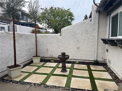 Photo of 820 W 232nd St, Torrance, CA 90502 (MLS # SB26034481)