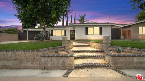 Photo of 428 S Meridian Avenue, Rialto, CA 92376 (MLS # 26635933)