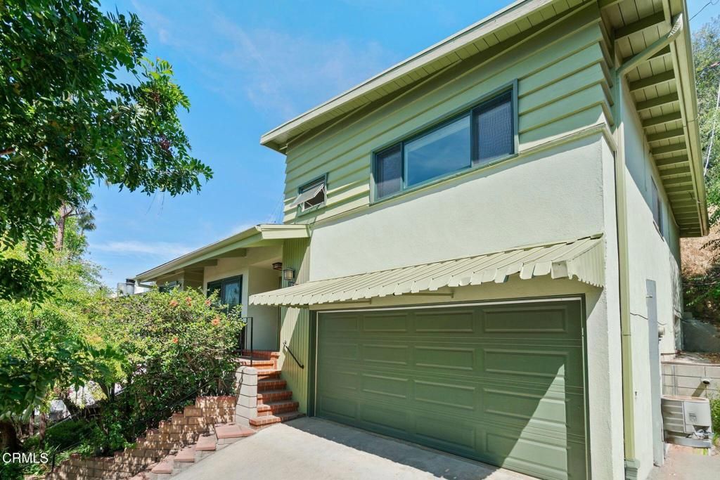 Photo of 1876 Kaweah Drive, Pasadena, CA 91105 (MLS # P1-26470)