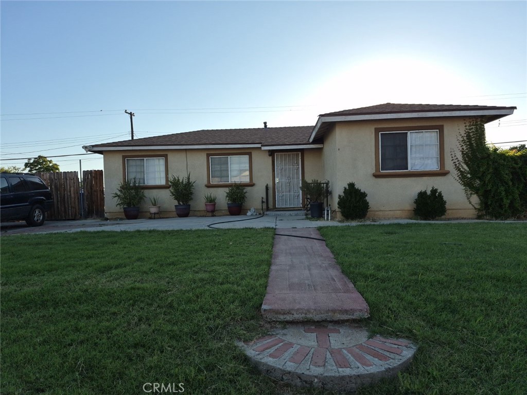 PERFECT STARTER HOME IN A CONVENIENT LOCATION! THIS PROPERTY FEATURES 2 BEDROOMS, 1 BATHROOM PLUS A CONVERTED DEN THAT SERVES AS A 3RD BEDROOM, NICE SIZE LOT, RV PARKING. ENJOY PLENTY OF FRUIT TREES. LOCATED NEAR SCHOOLS, SHOPPING CENTERS AND WITH EASY FREEWAY ACCESS. SELLER IS VERY MOTIVATED. A GREAT OPPORTUNITY FOR FIRST TIME BUYERS LOOKING FOR COMFORT AND LOCATIONS. DON'T MISS OUT!