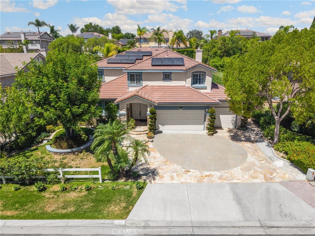17887 Mariposa Avenue