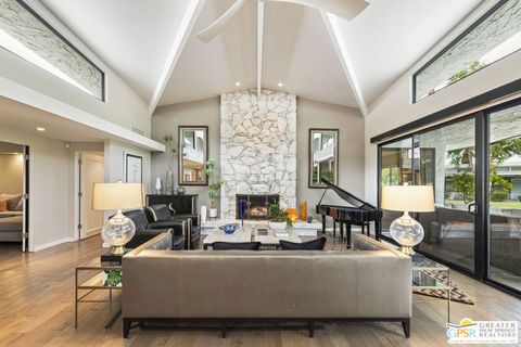 Photo of 2194 S La Paz Way, Palm Springs, CA 92264 (MLS # 25595639PS)