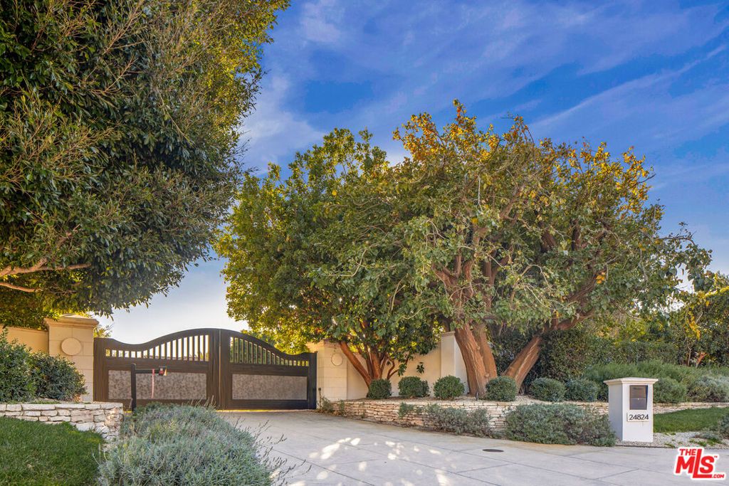 Photo of 24824 Pacific Coast Highway, Malibu, CA 90265 (MLS # 25580227)