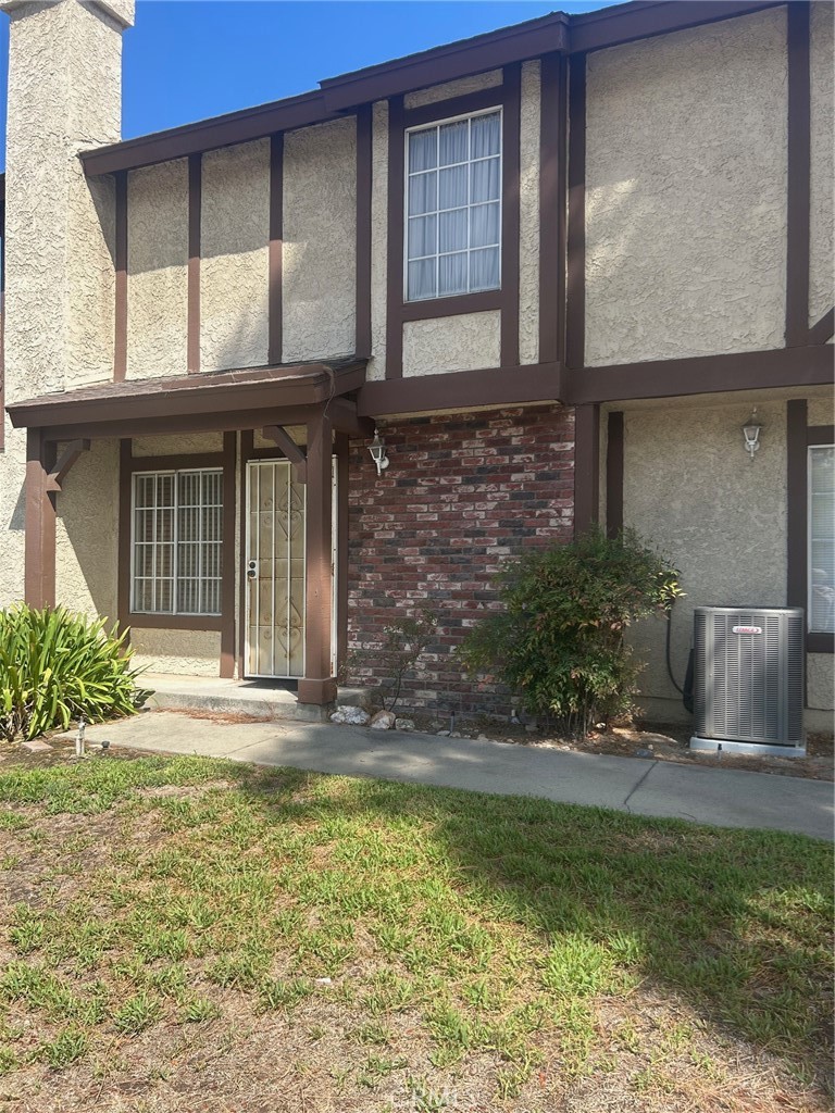 Bring your paint brush and save! This large townhome has a large low maintenance yard, 3 large bedrooms, 2.50 baths, living room with cozy fireplace and a large low maintenance fenced in yard. Additionally there is a 2 car attached garage with washer and dryer hook ups and is located in the Duarte community named The City of Health and home of renowned City of Hope, Royal Oaks Encanto and North View Park. Outdoor enthusiasts will enjoy the close proximity to Duarte Recreational Trail, Fish Canyon Falls Hiking Trail and San Gabriel River Trail. This is your opportunity to live in this great community and make this home your own! Property is a Trust sale and is to be sold in as is where as condition. Seller make no representations what so ever.