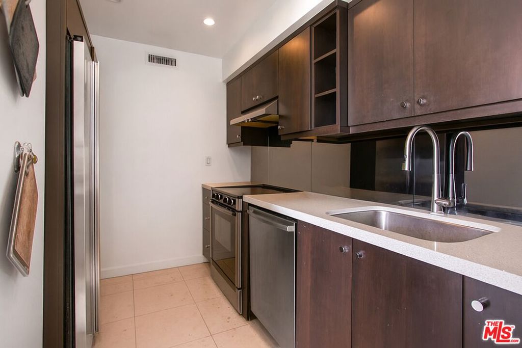 7250 Franklin Avenue 715