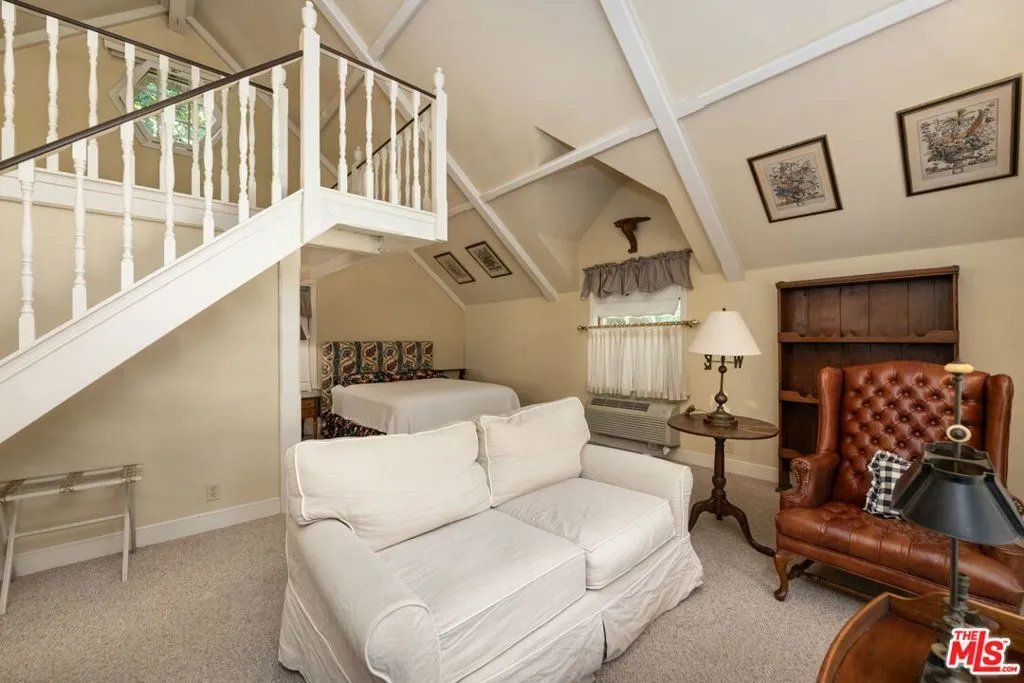 Los Angeles, California 90049, United States, 5 Bedrooms Bedrooms, ,5 BathroomsBathrooms,Residential,Active,250220