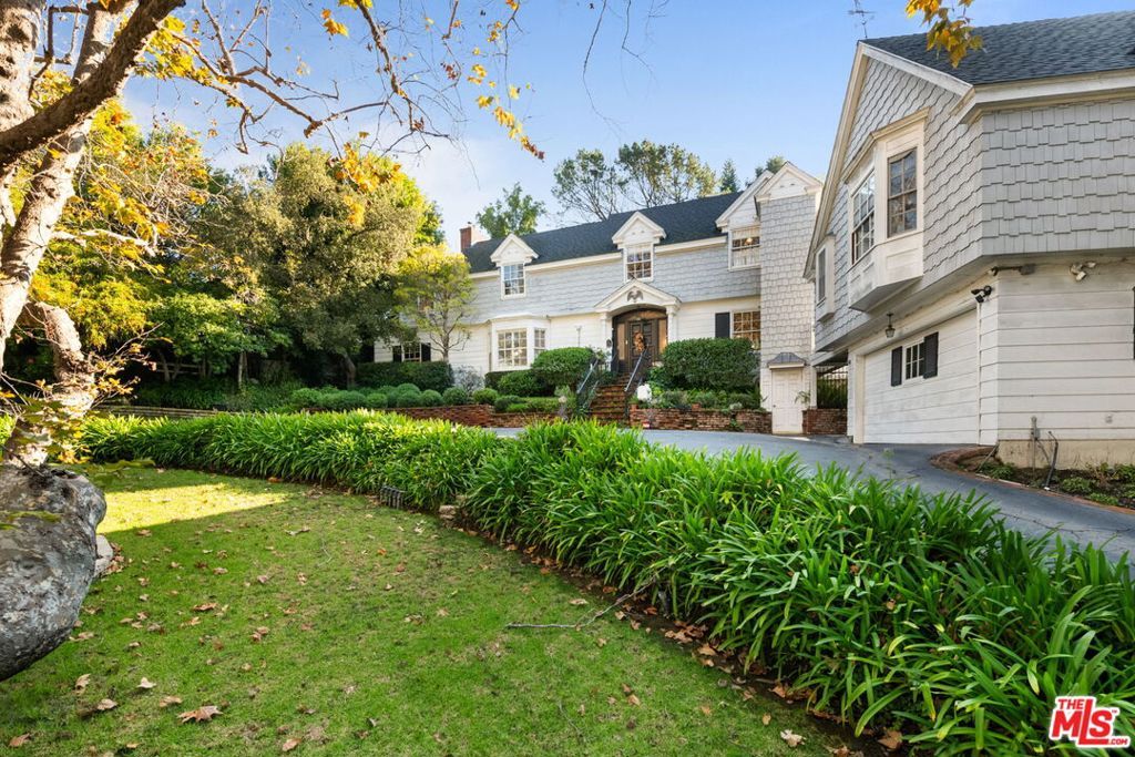 Photo of 11324 Sunset Boulevard, Los Angeles, CA 90049 (MLS # 25623223)