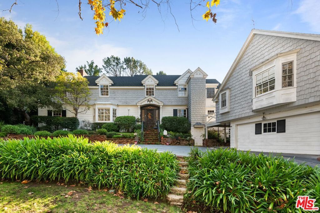 Photo of 11324 Sunset Boulevard, Los Angeles, CA 90049 (MLS # 25623223)