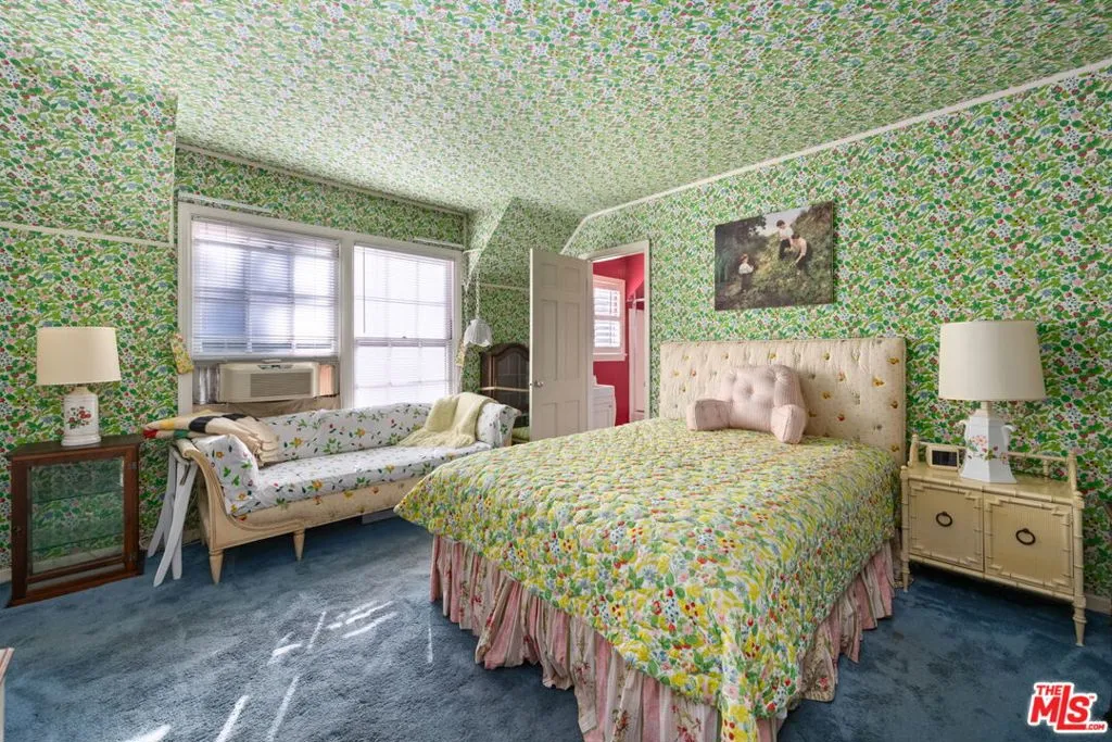 Los Angeles, California 90049, United States, 5 Bedrooms Bedrooms, ,5 BathroomsBathrooms,Residential,Active,250220