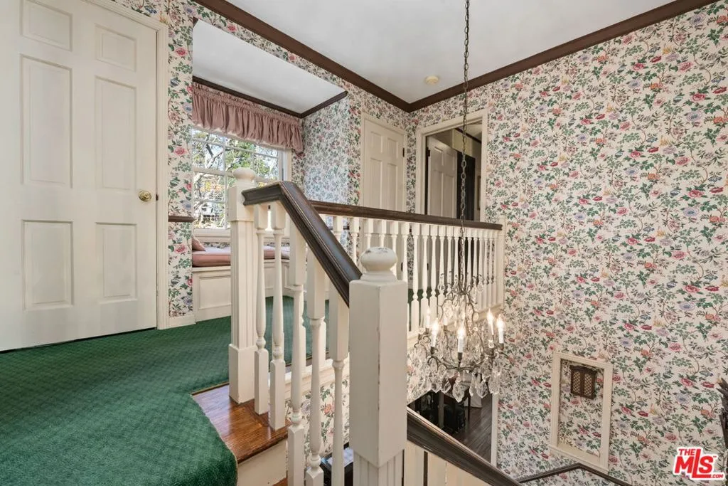 Los Angeles, California 90049, United States, 5 Bedrooms Bedrooms, ,5 BathroomsBathrooms,Residential,Active,250220