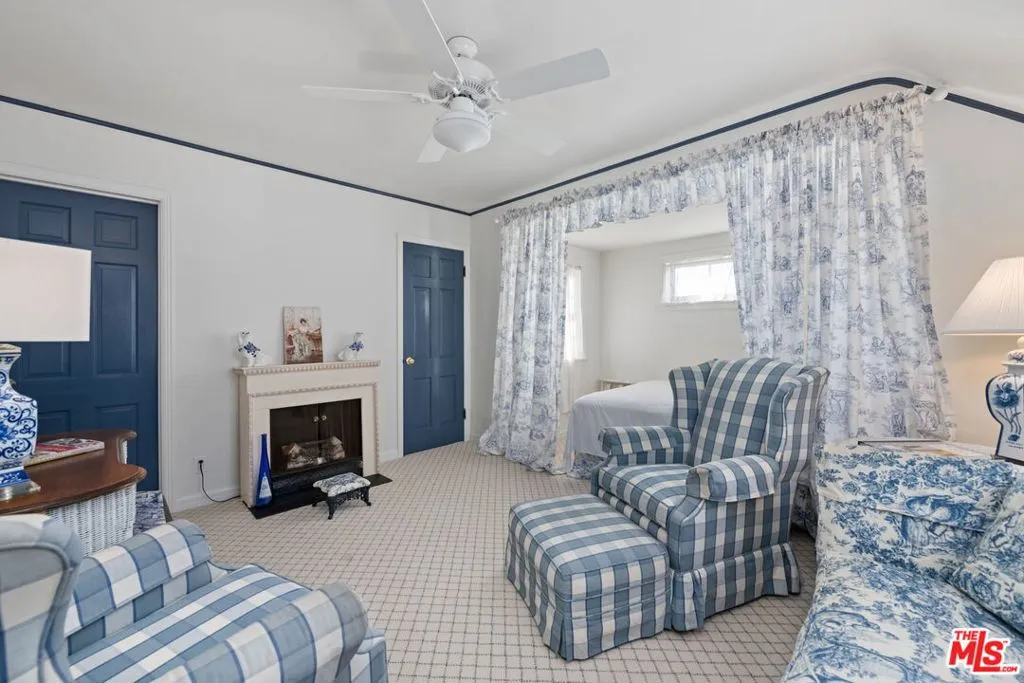 Los Angeles, California 90049, United States, 5 Bedrooms Bedrooms, ,5 BathroomsBathrooms,Residential,Active,250220