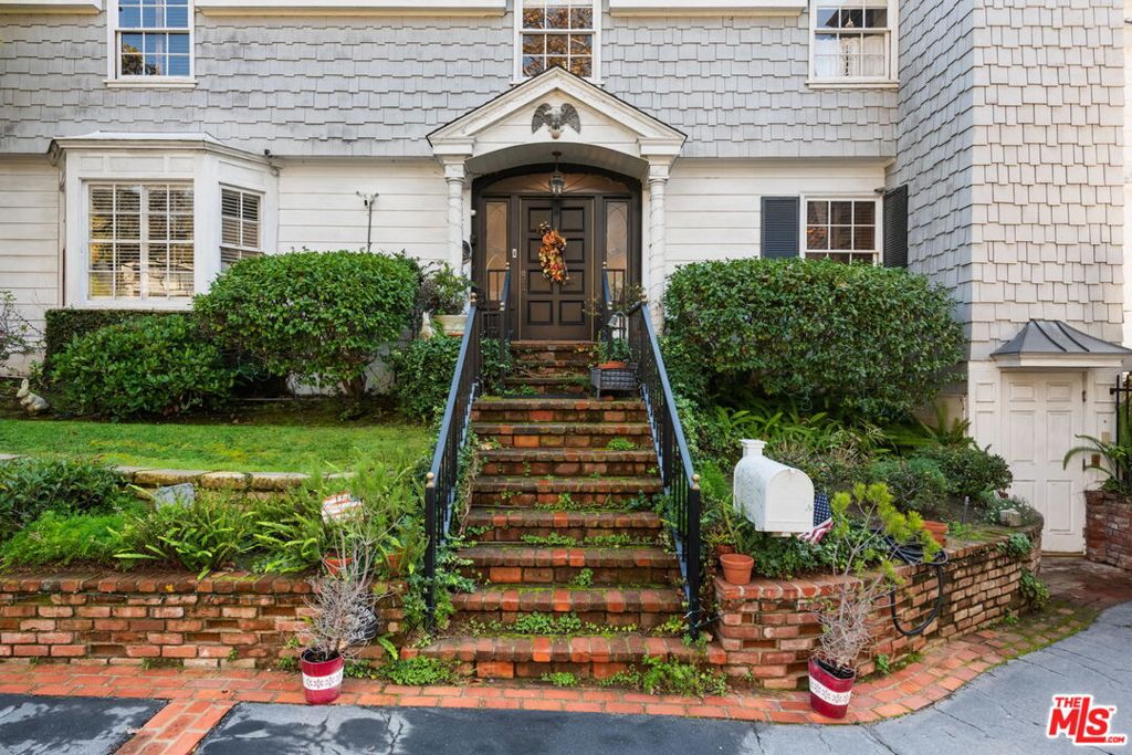 11324 Sunset Boulevard