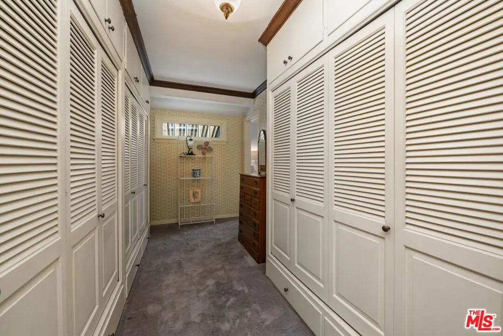 Los Angeles, California 90049, United States, 5 Bedrooms Bedrooms, ,5 BathroomsBathrooms,Residential,Active,250220