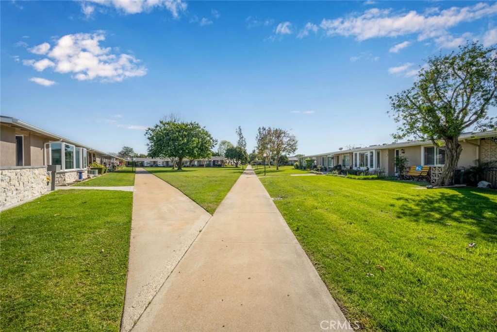 1240 Oakmont Road 52i