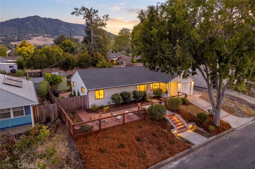 321 Tolosa Way