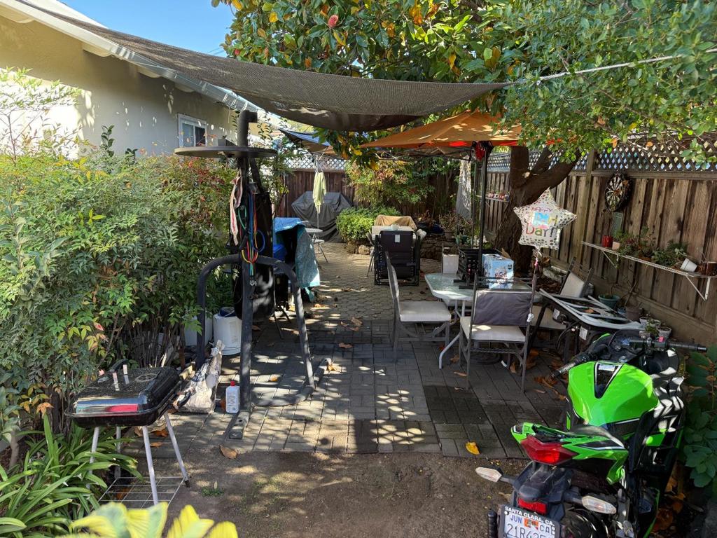 1815 Woodland Avenue