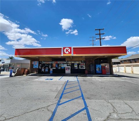 911 N Placentia Avenue Fullerton CA 92831