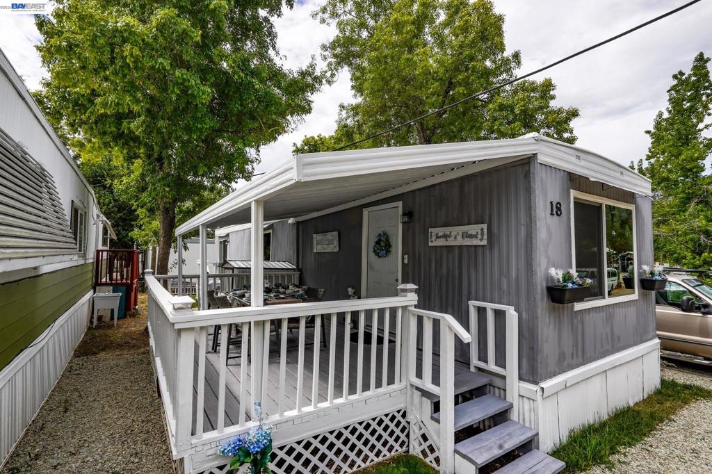 17776 Red Bud Lane