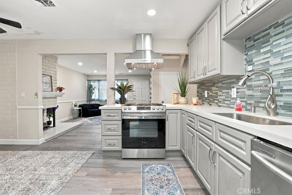 13656 Red Hill