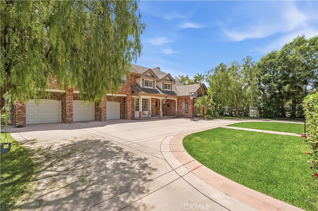 200 W 24th Street