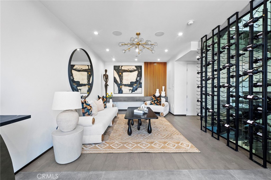 2033 Glencoe