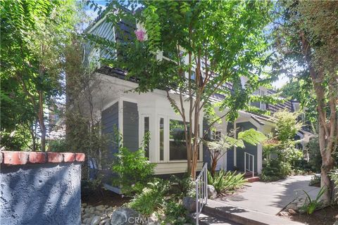 Photo of 259 N Holliston Avenue #1, Pasadena, CA 91106 (MLS # CV25153676)