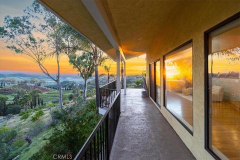 Photo of 4408 Brodea Ln Ln, Fallbrook, CA 92028 (MLS # SW26040220)