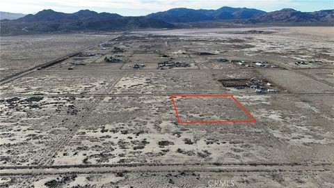 Photo of 797 Highland, Lucerne Valley, CA 92356 (MLS # HD26014427)