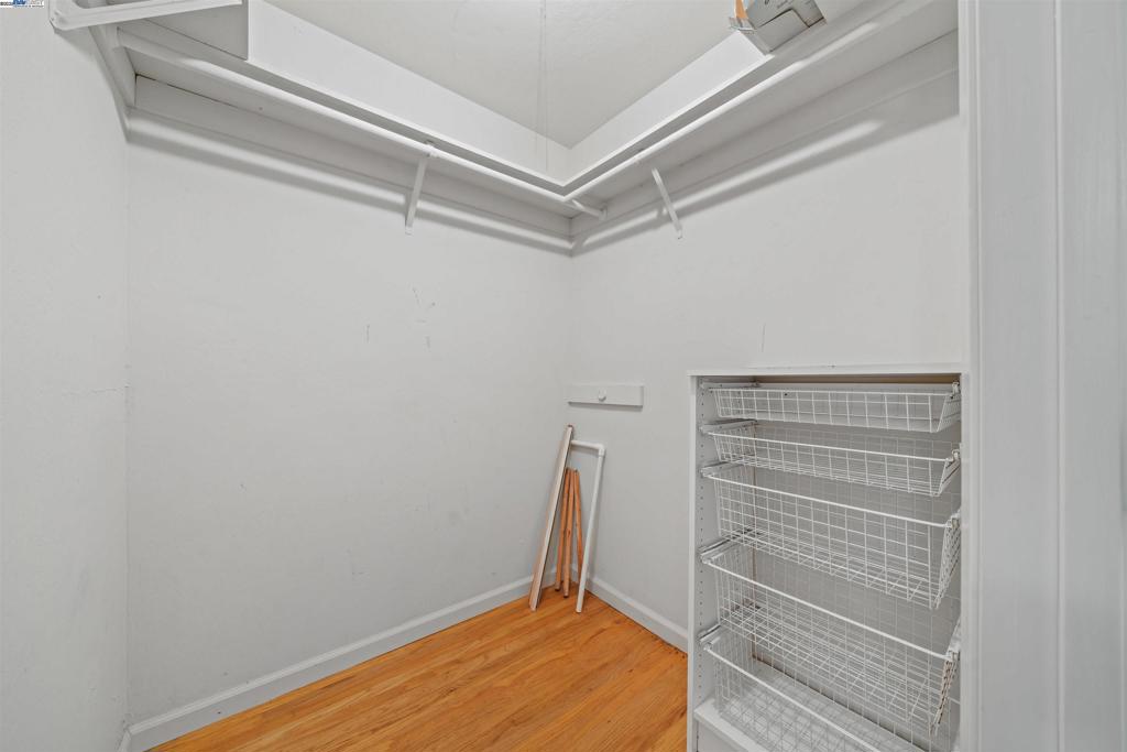 CENTERVILLE - Residential