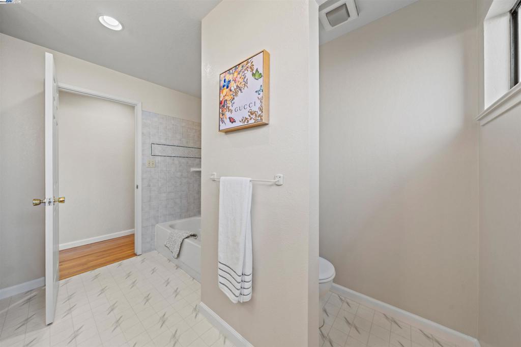 CENTERVILLE - Residential