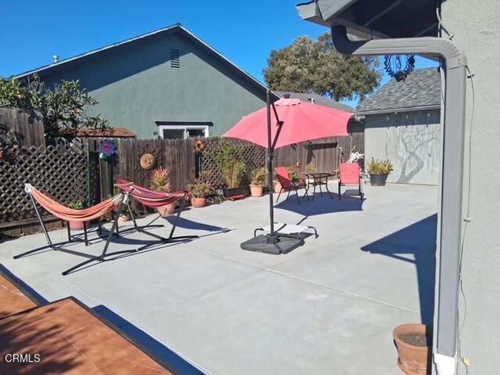 Photo of 8582 Hollister Street, Ventura, CA 93004 (MLS # V1-35333)
