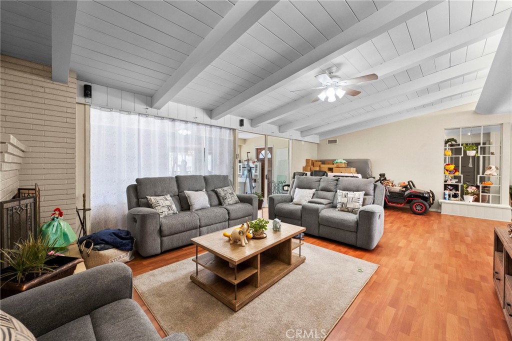 1458 N Mountain Avenue