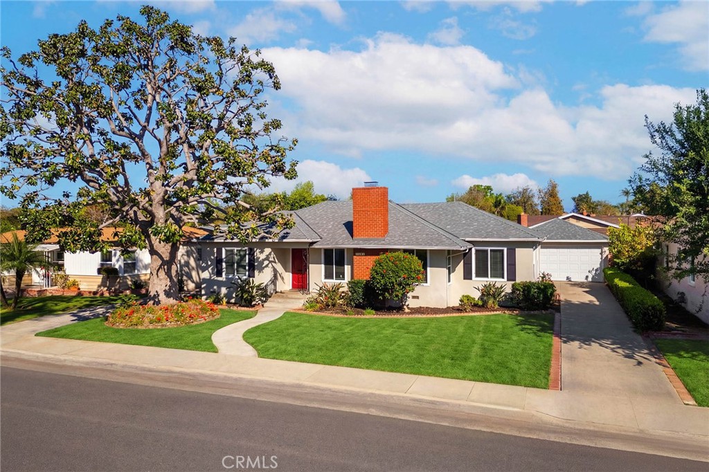 1505 N Rosewood Avenue