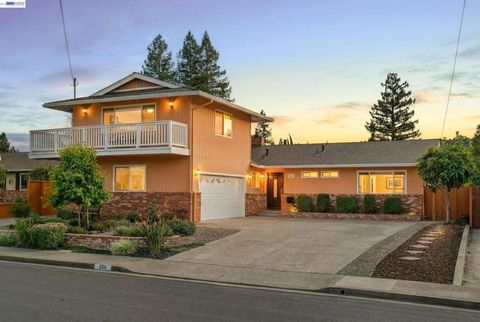 Photo of 259 Donegal Way Way, Martinez, CA 94553 (MLS # 41126953)