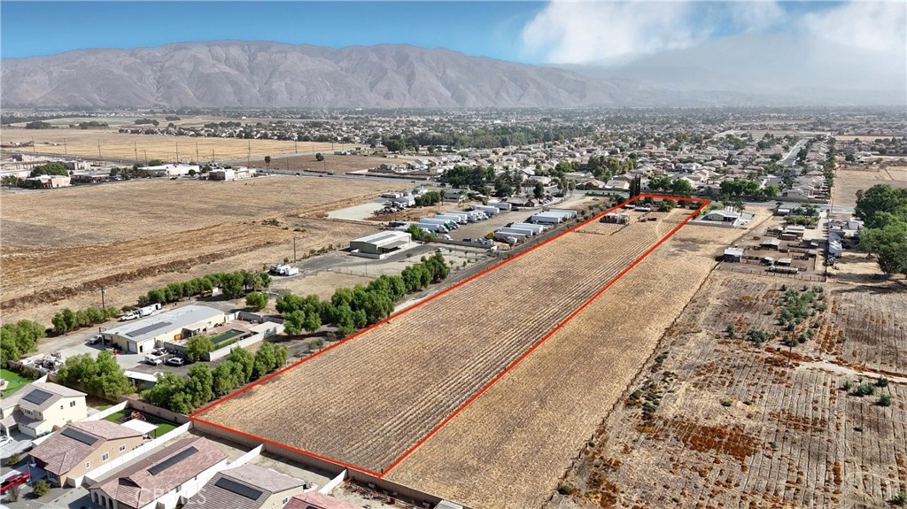 492 S Sanderson Avenue